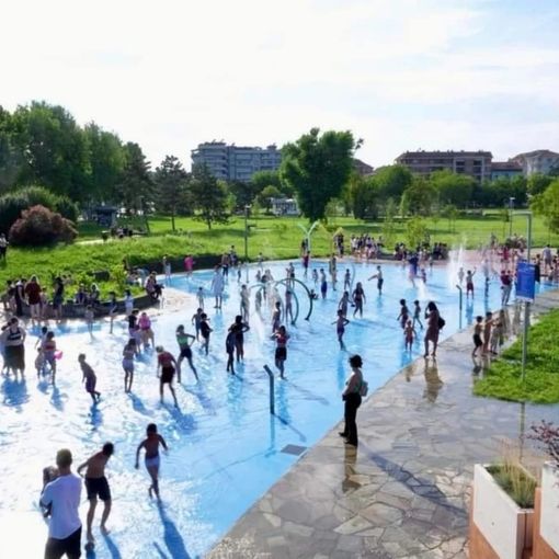 Giochi d'acqua al parco Di Vittorio (foto d'archivio)