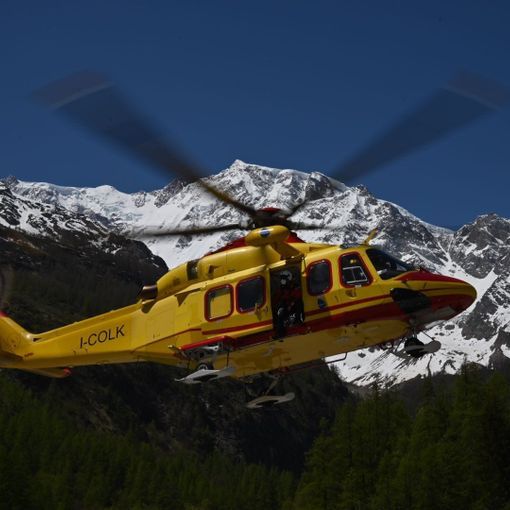 Appeso nel vuoto all'Orrido di Foresto: complesso salvataggio del Soccorso Alpino