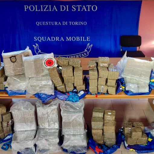 Maxi-sequestro di droga a Leini: tre arresti per il traffico di oltre 230 kg di hashish
