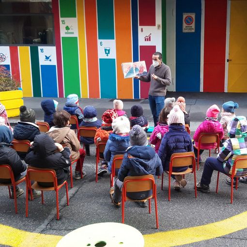 persone a un appuntamento culturale