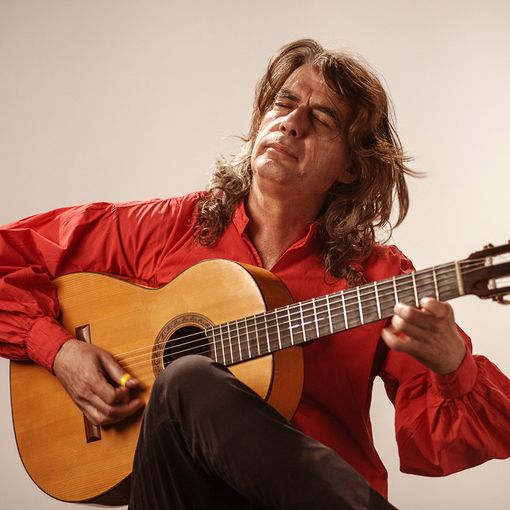 Il grande chitarrista Aco Bocina in concerto al GruVillage per sostenere i bambini di strada della Cambogia
