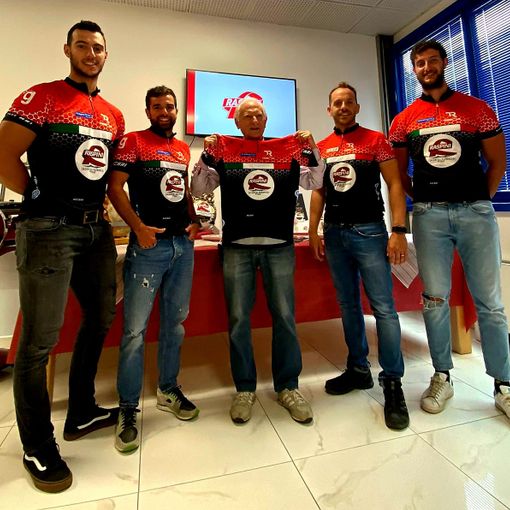 atleti di Curling con lo sponsor