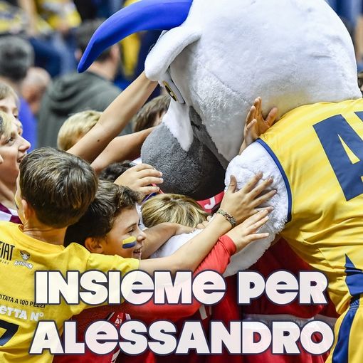 Anche la Fiat Torino affettuosamente in campo per Alessandro