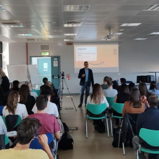 Amazon punta sull'ecosostenibilità e cerca nuove idee al Politecnico di Torino: &quot;Ragazzi, pensate fuori dagli schemi&quot;