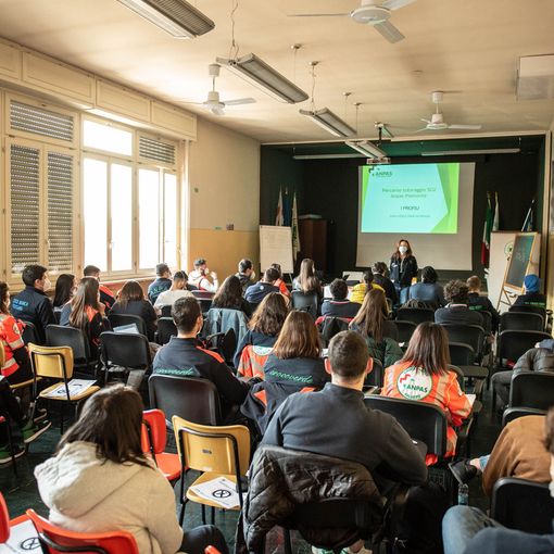 I giovani del servizio civile Anpas in visita alla Croce Verde di Torino