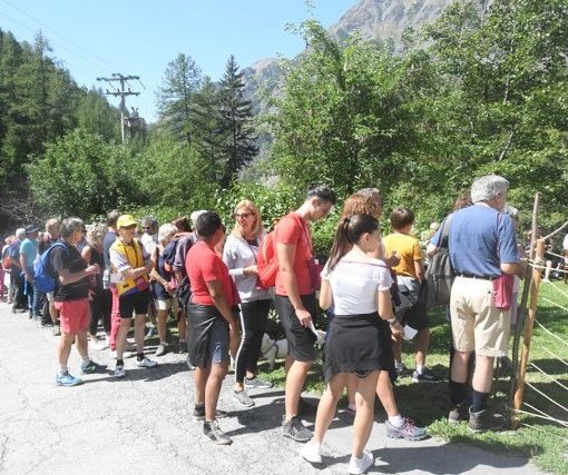 Artisti e passeggiata enogastronomica nel weekend a Rochemolles