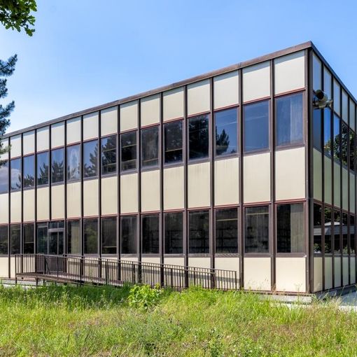 Riapre la Biblioteca Luigi Carluccio: nuovi e colorati spazi per la sede di via Monte Ortigara