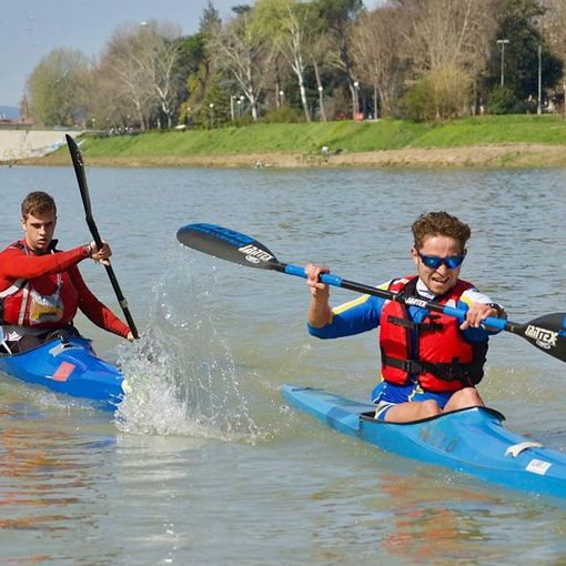 Ex allievi campioni di canoa e canottaggio incontrano gli studenti della &quot;Manzoni&quot;