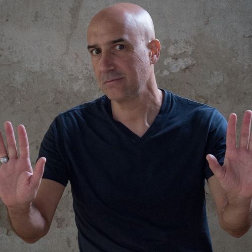 Beppe Giampà rende omaggio a Gaber (insieme a Oskar degli Statuto)