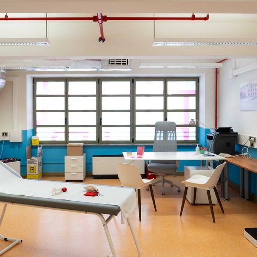 Le strutture mediche all'interno della Carluccio e della Primo Levi (crediti foto Francesca Cirilli)