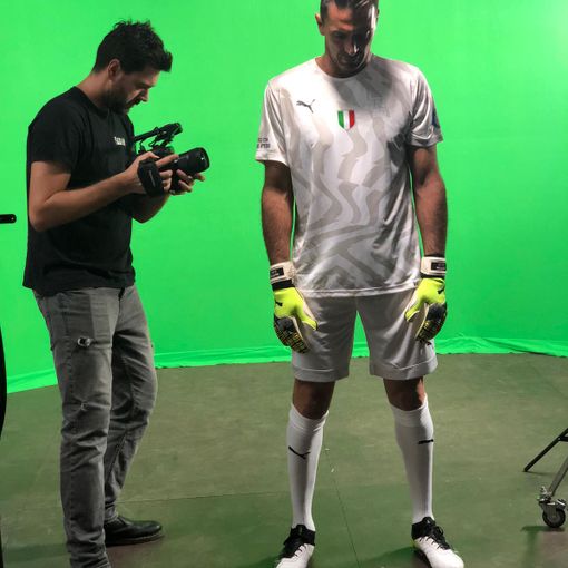 Buffon e Chiellini scendono in campo al fianco degli Insuperabili