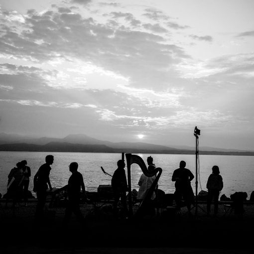 Chieri, sabato in concerto il gruppo Caronte &quot;Flower Power&quot;