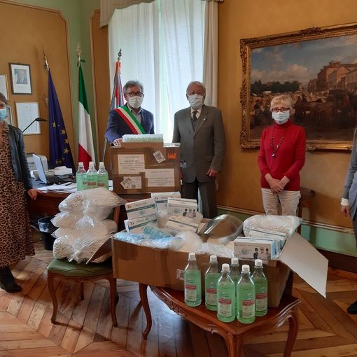 Chivasso, dalla Polonia arrivano 5.600 mascherine e gel igienizzante
