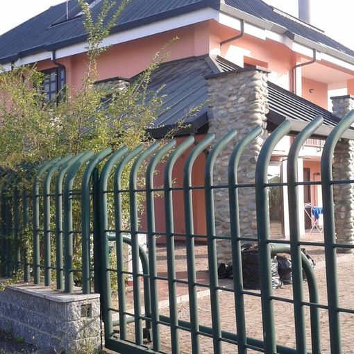 Il Prefetto a Chivasso in visita ai 12 profughi ospitati nella villa confiscata all'usura