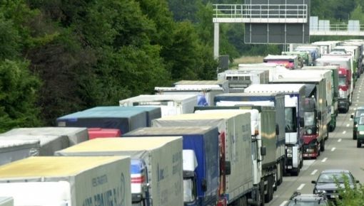 Manovra pericolosa per i mezzi pesanti: rischio stop per i tir piemontesi &quot;se il Governo non ci ascolta&quot;