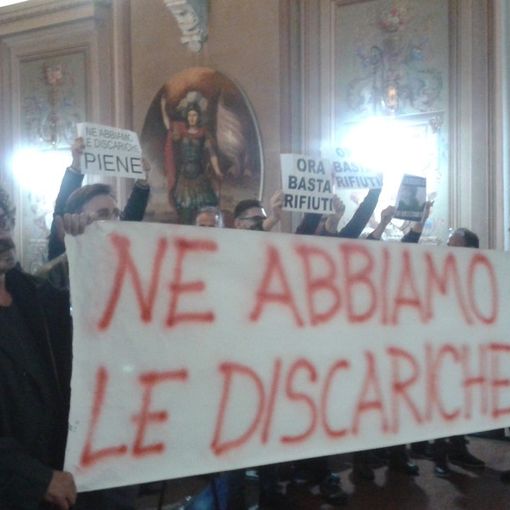 La discarica infiamma il Consiglio comunale di Chivasso