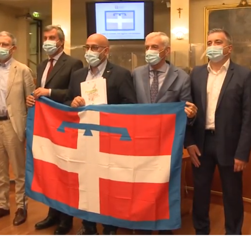 Un drapò per l'identità del Piemonte