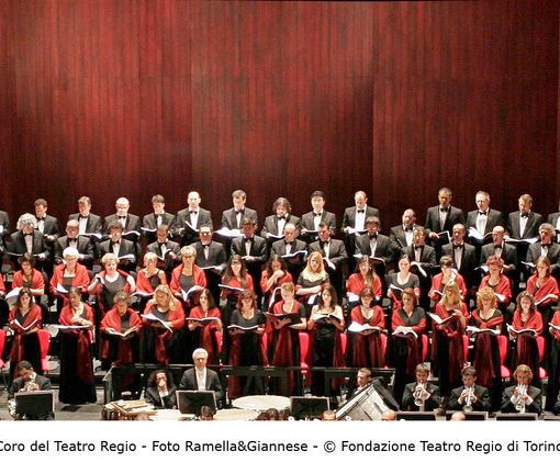Il 25 maggio Il Coro del Regio di scena a San Pietroburgo