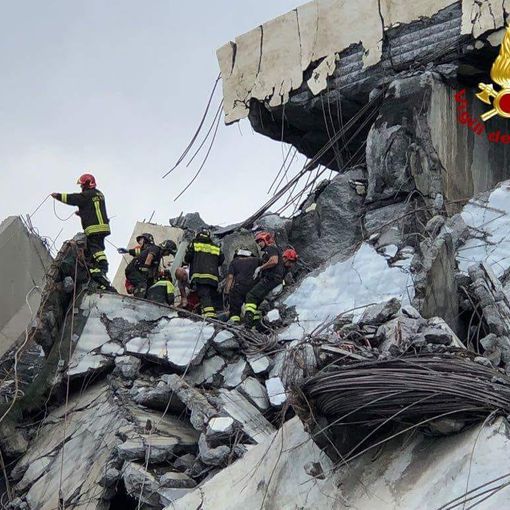 Crollo Genova, anche i Vigili del Fuoco torinesi in prima linea: 40 sul posto per aiutare nei soccorsi