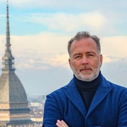 Paolo Damilano davanti alla Mole Antonelliana