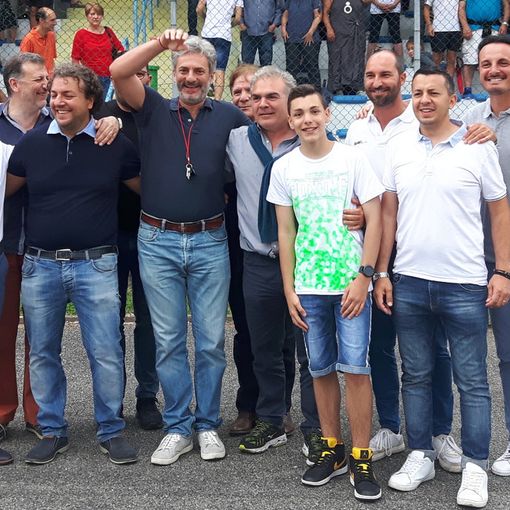 Alpignano abbraccia Diego, il quattordicenne affetto da una rara malattia