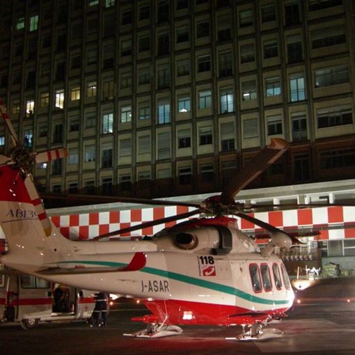 Chialamberto, finisce con il parapendio contro i cavi dell'alta tensione