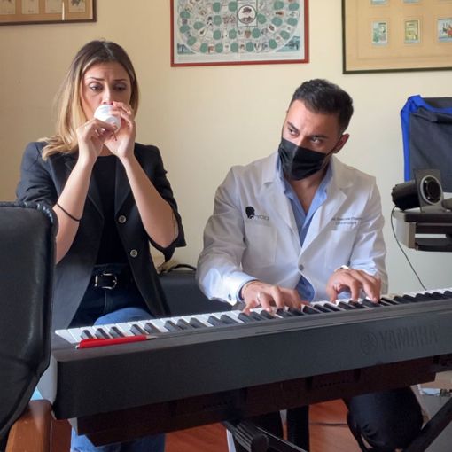 Oggi la voce del performer può essere migliorata in tutti i suoi aspetti con il Vocal Trainer Emanuele D'Onofrio