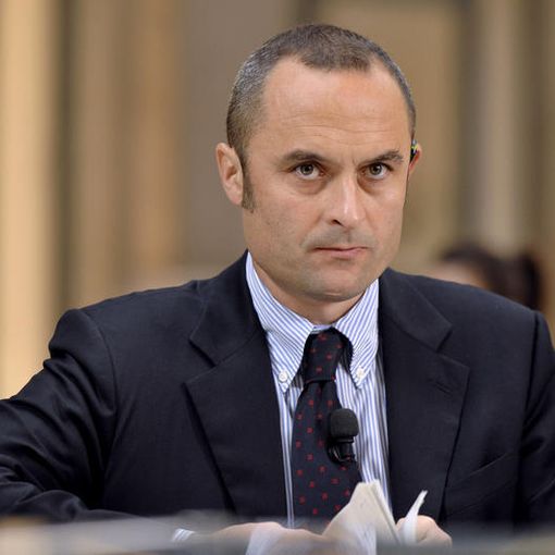 Il ministro Enrico Costa