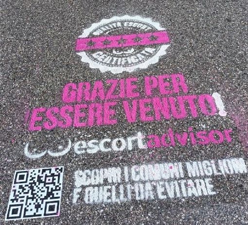Escort in Piemonte: graffiti per strada segnalano la qualità degli incontri nei Comuni