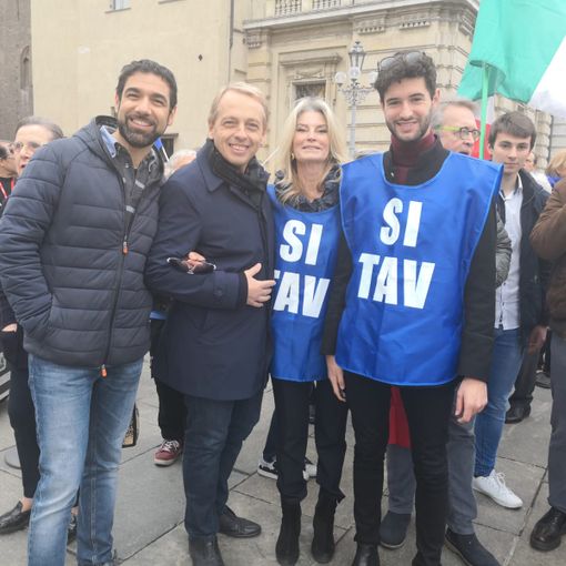 Al corteo Sì Tav a Torino anche Forza Italia, grande assente Cirio: &quot;La nostra è una presenza civica&quot;