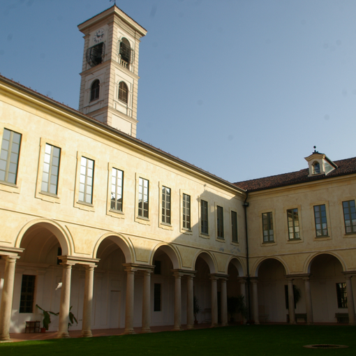 Carmagnola, disperato appello di Don Gennari:&quot;A rischio il colonnato Abbazia di Casanova: salviamolo&quot;