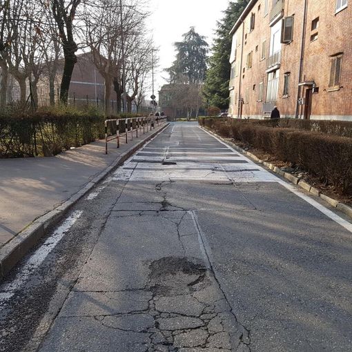 Buche, voragini e manto stradale dei quartieri della Circoscrizione 6 (FOTO)
