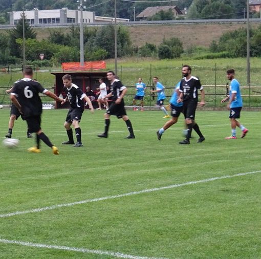 Calcio: il Fenusma esonera mister Vallet