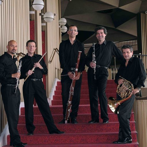 musicisti con i loro strumenti a fiato