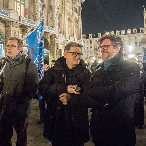 Al centro della foto Filippo Molinengo manifesta con i Radicali in occasione del Falò delle libertà e della laicità Al centro della foto Filippo Molinengo manifesta con i Radicali in occasione del Falò delle libertà e della laicità
