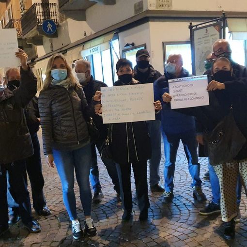 Chieri, flash mob per far sentire al Governo la voce dell'economia in ginocchio