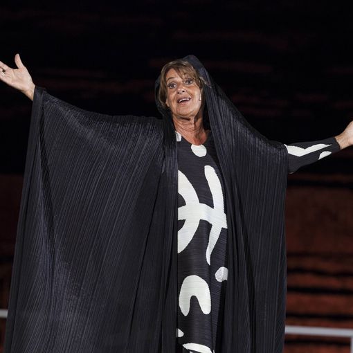 Lella Costa sul palco