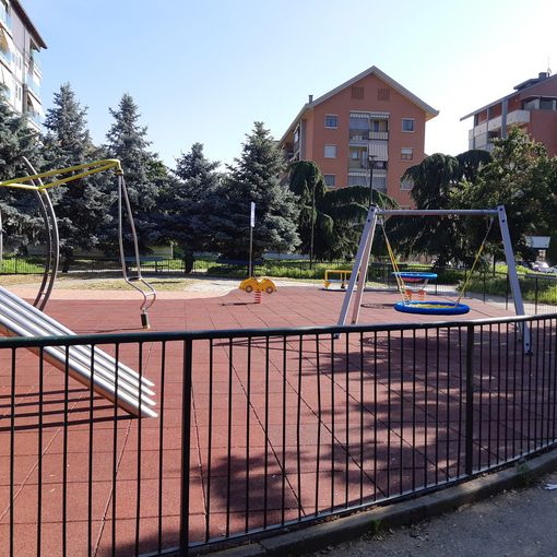 Riqualificato il giardino Napoleoni, nuovi giochi per i bimbi: abbattute le barriere architettoniche