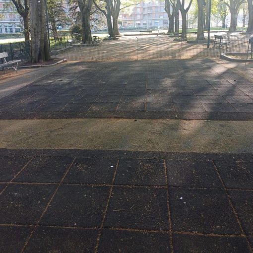 Giardino Cavallotti, l'appello dei cittadini: &quot;Rivogliamo la nostra altalena&quot;