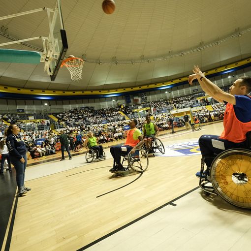 Disabilità, quasi tremila studenti (in presenza e 10 mila in streaming) al Pala Ruffini per “Sì(i) Unico/a”