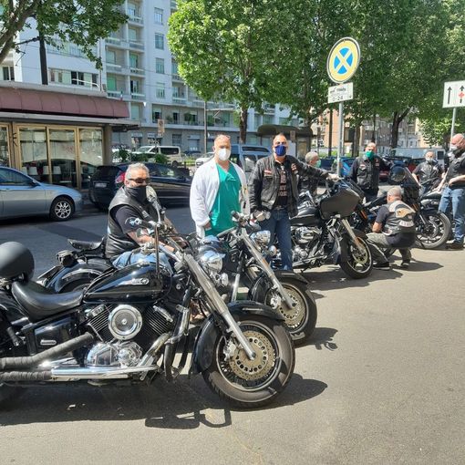 I &quot;bikers&quot; donano 15mila mascherine agli ospedali Maria Vittoria e San Giovanni Bosco