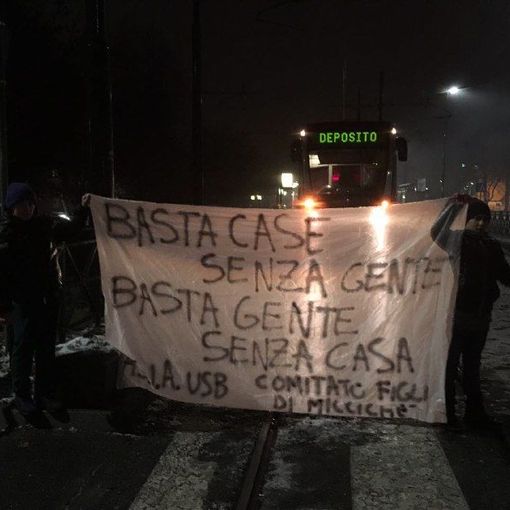 Gli occupanti di Falchera in corteo: “La lotta per la casa continua”