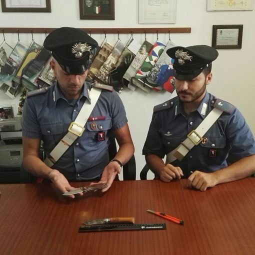 Rivarolo, andavano a spasso con coltelli a seguito: denunciati