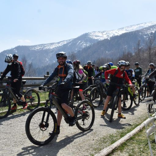 Pian Munè di Paesana: tour con noleggio e-bike in Valle Po