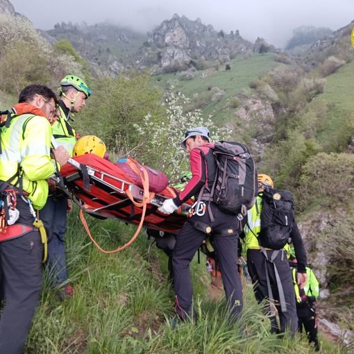 Escursionista ha un malore durante una scalata: recuperato dal soccorso alpino sopra Chianocco