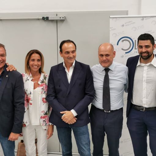 foto di gruppo per inaugurazione