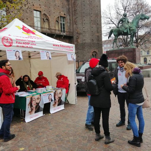 I giovani donatori di sangue della Fidas Piemonte in piazza contro l’Aids