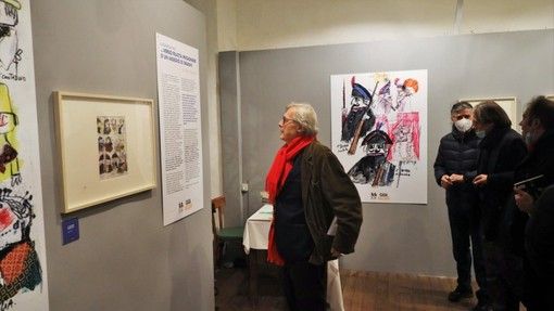Il critico d'arte e Onorevole Vittorio Sgarbi in visita alla mostra