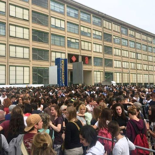 Salone del Libro, lunghe code all'ingresso: già vinta la sfida del pubblico. Di Maio: &quot;L'originale è meglio&quot;