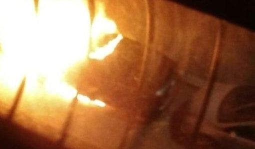 Barriera di Milano in fiamme nella notte: due auto distrutte in via Spontini
